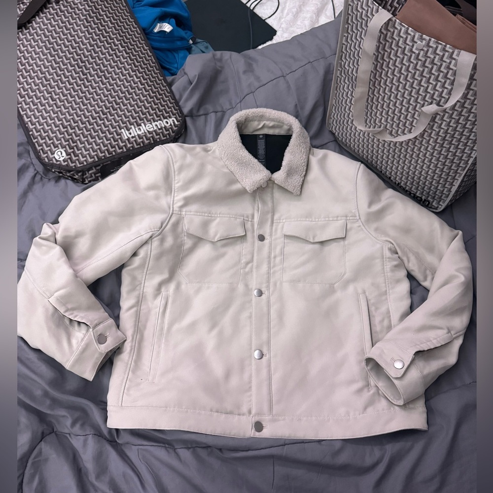 Lululemon lined jacket men’s large NWOT!